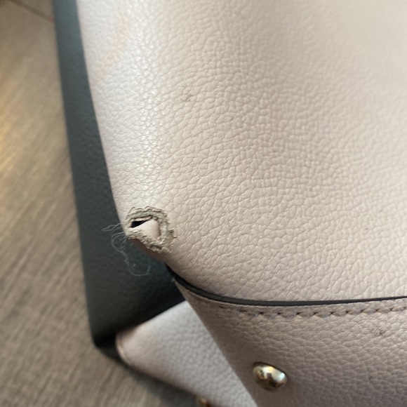 Guess Handbag - Picture 6 of 8